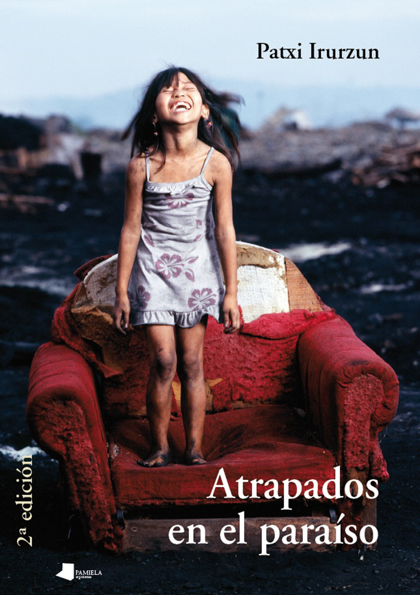 Atrapados en el paraíso (Paperback, Gaztelera language, 2005, Pamiela)